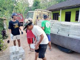 PENDISTRIBUSIAN PATOK PTSL UNTUK WARGA KALURAHAN PUTAT